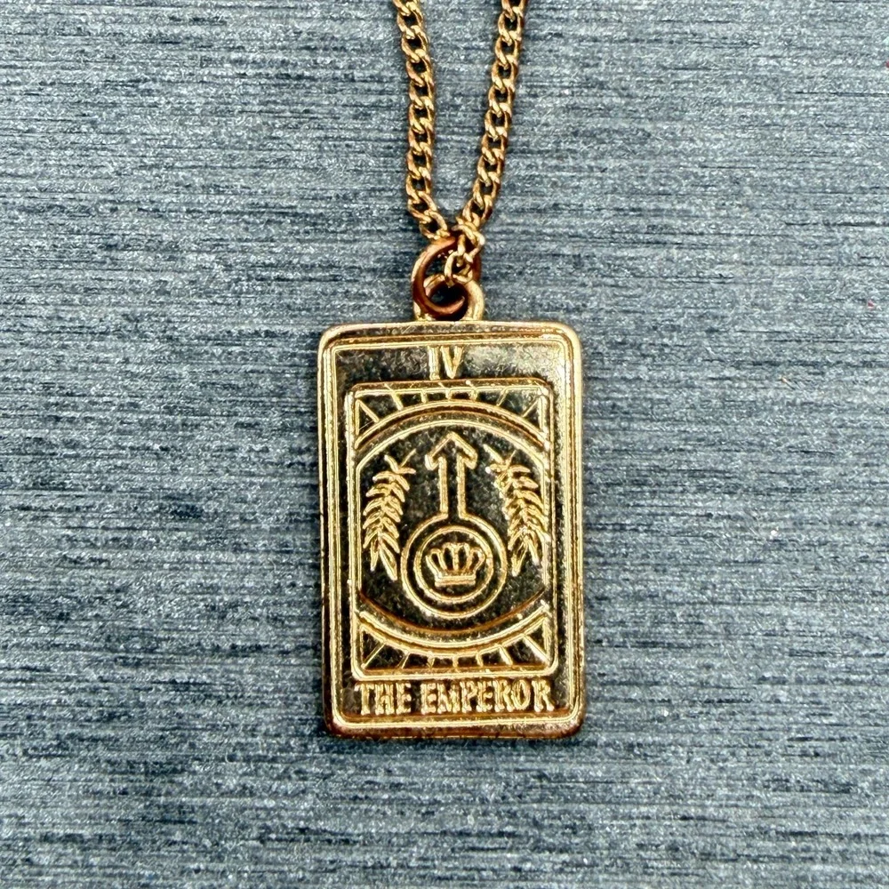 Gold Tone The Emperor IV Tarot Card Pendant Necklace Crown Symbol Adjustable